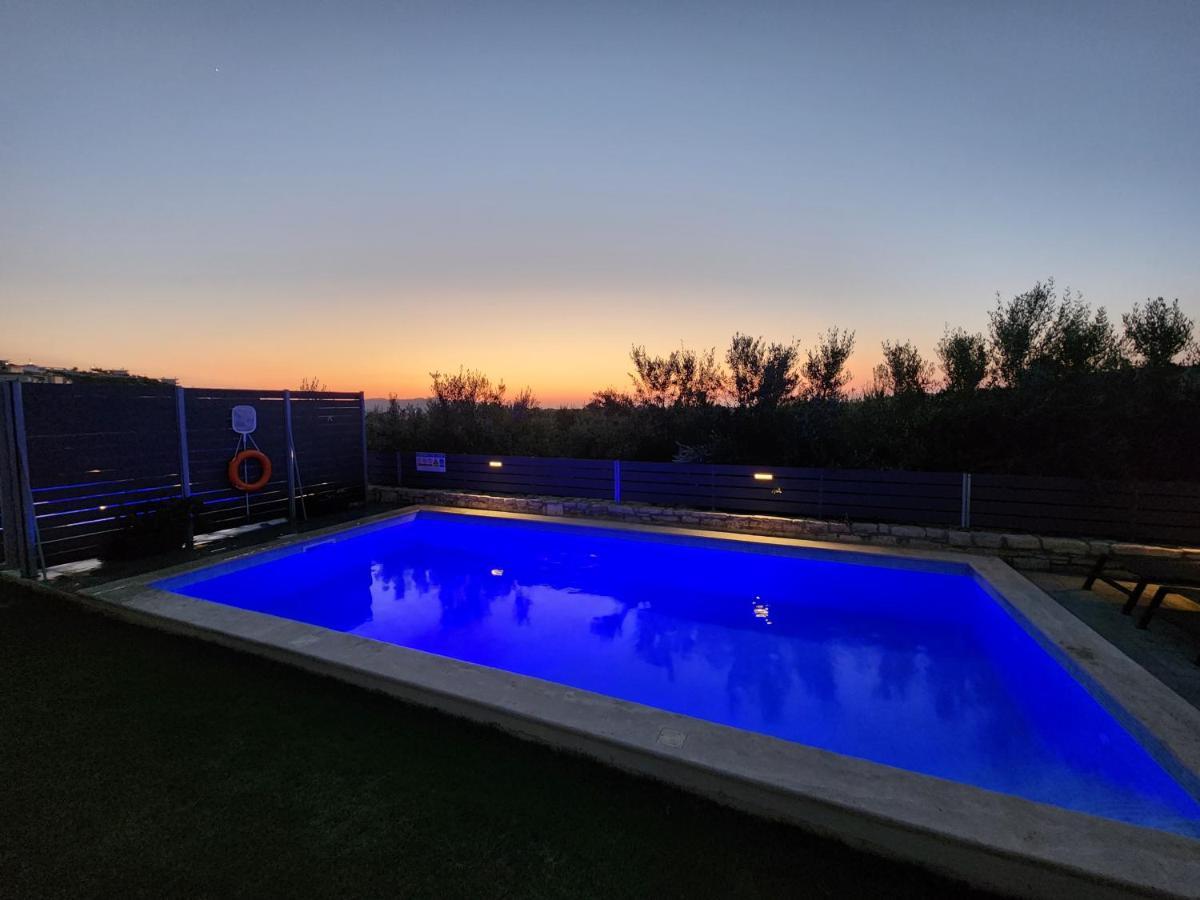 Villa Sheila With Private Pool Roumelí Exterior foto
